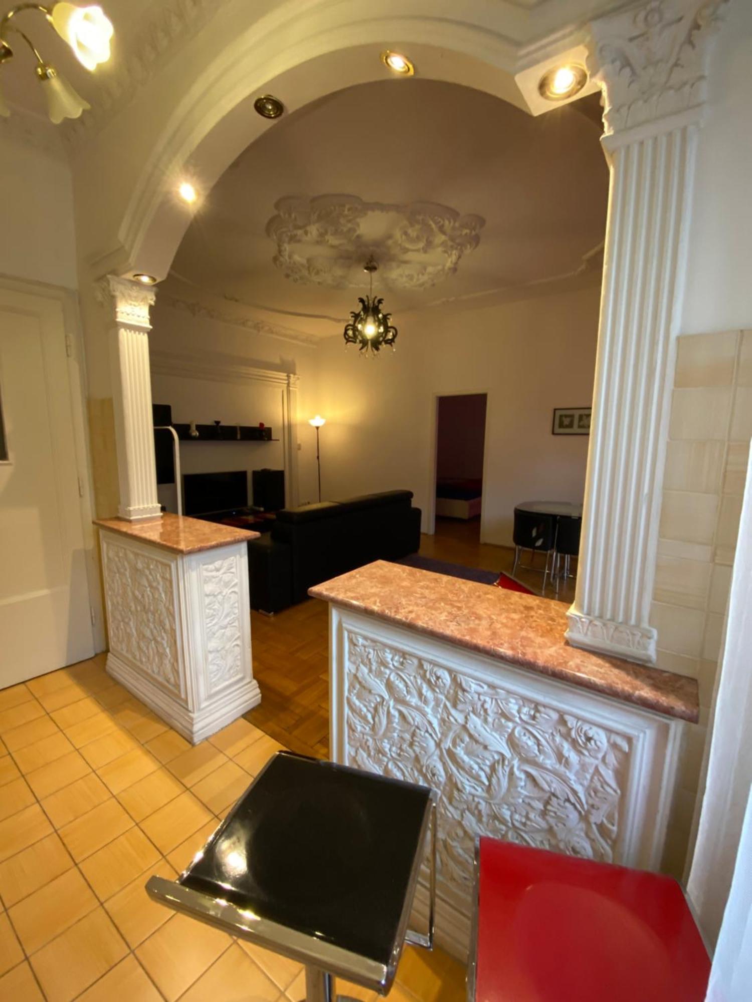 Apartment With Balcony And Ac Next To Danube Budapest Exterior foto